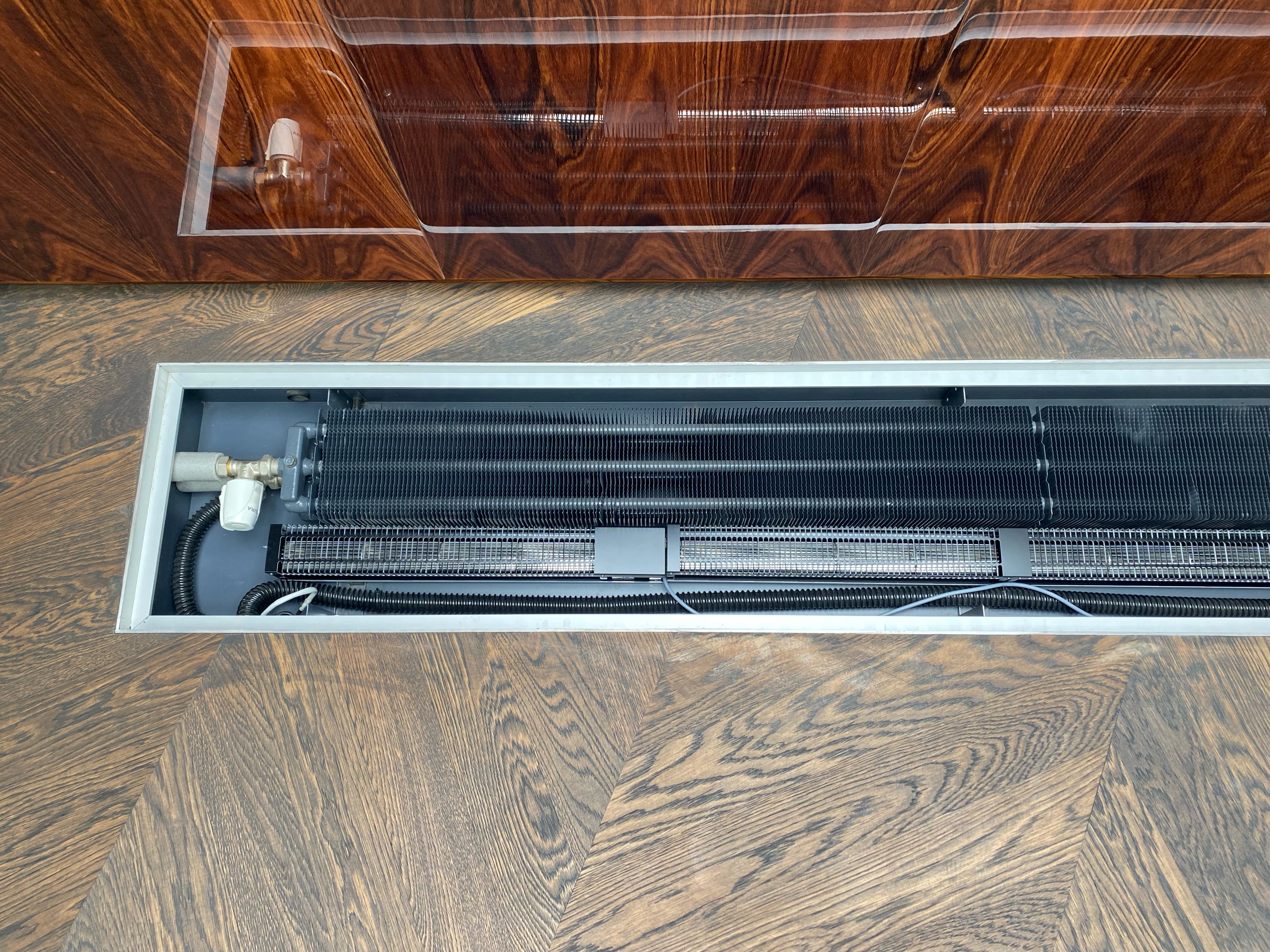Plug&Play – montierter Lüfter in Holzabdeckung